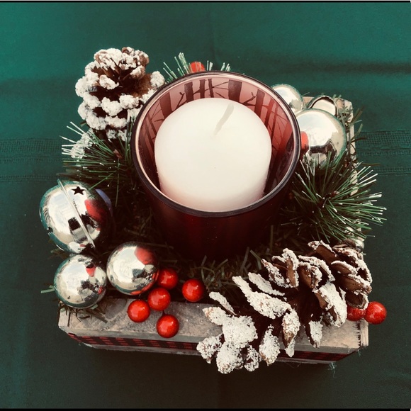 Christmas centerpiece - Picture 2 of 2